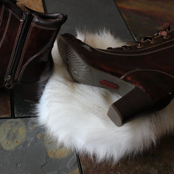 NWT - SPORTO Lace Up Ankle Boot, size 6M - Picture 5 of 9